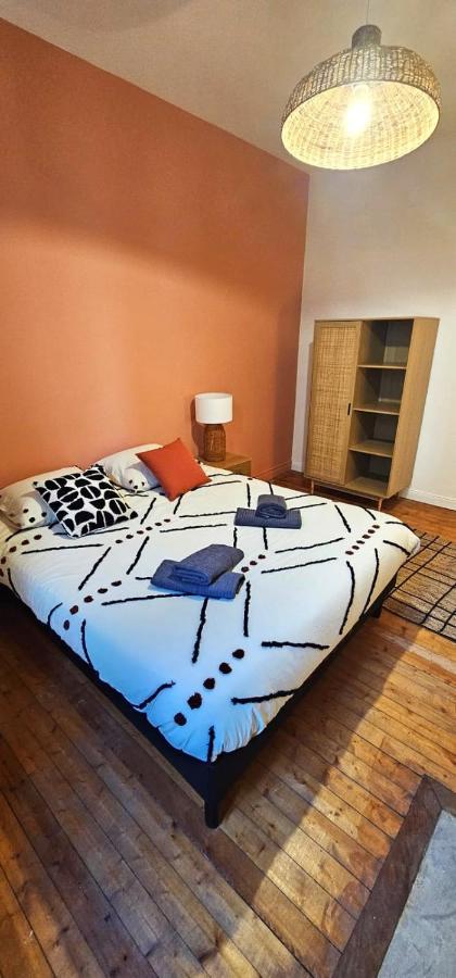 Appartement Aux Clefs Des Sacres - Le Barbatre à Reims Extérieur photo